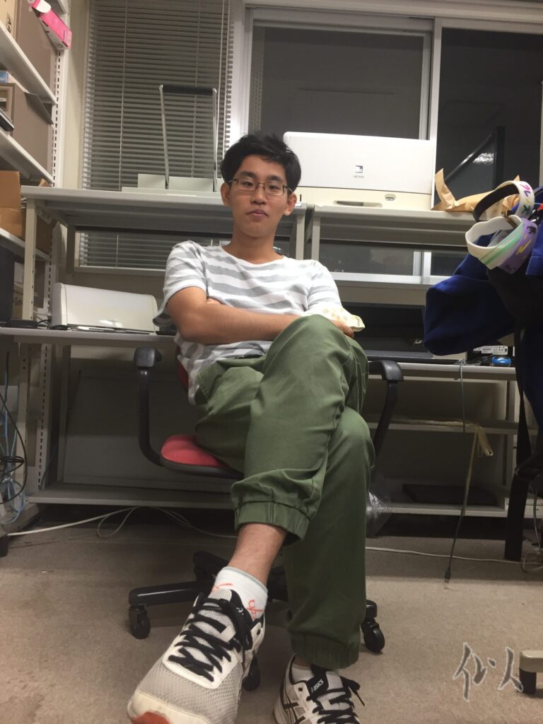研究室にて
